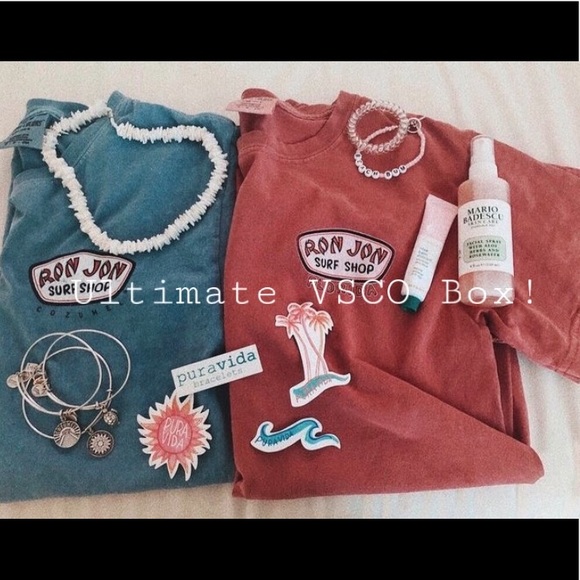 Brandy Melville Other - ULTIMATE VSCO BOX (12 items with a HYDROFLASK!) Brandy Melville Other - ULTIMATE VSCO BOX (12 items with a HYDROFLASK!)